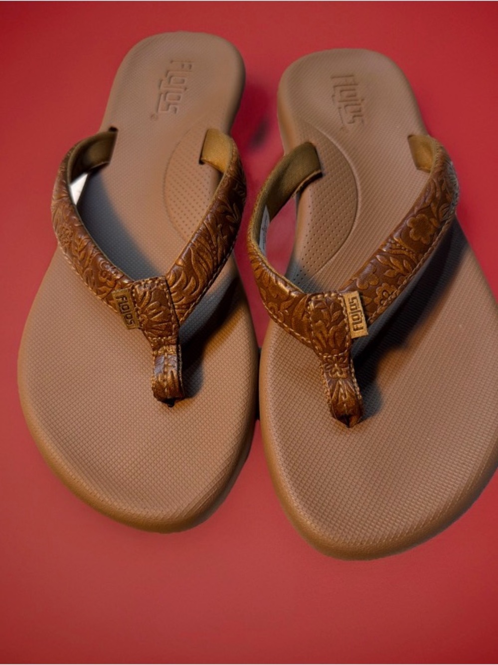 Flojos Women's Brown Floral-Embossed Flip Flop Sandals size8
